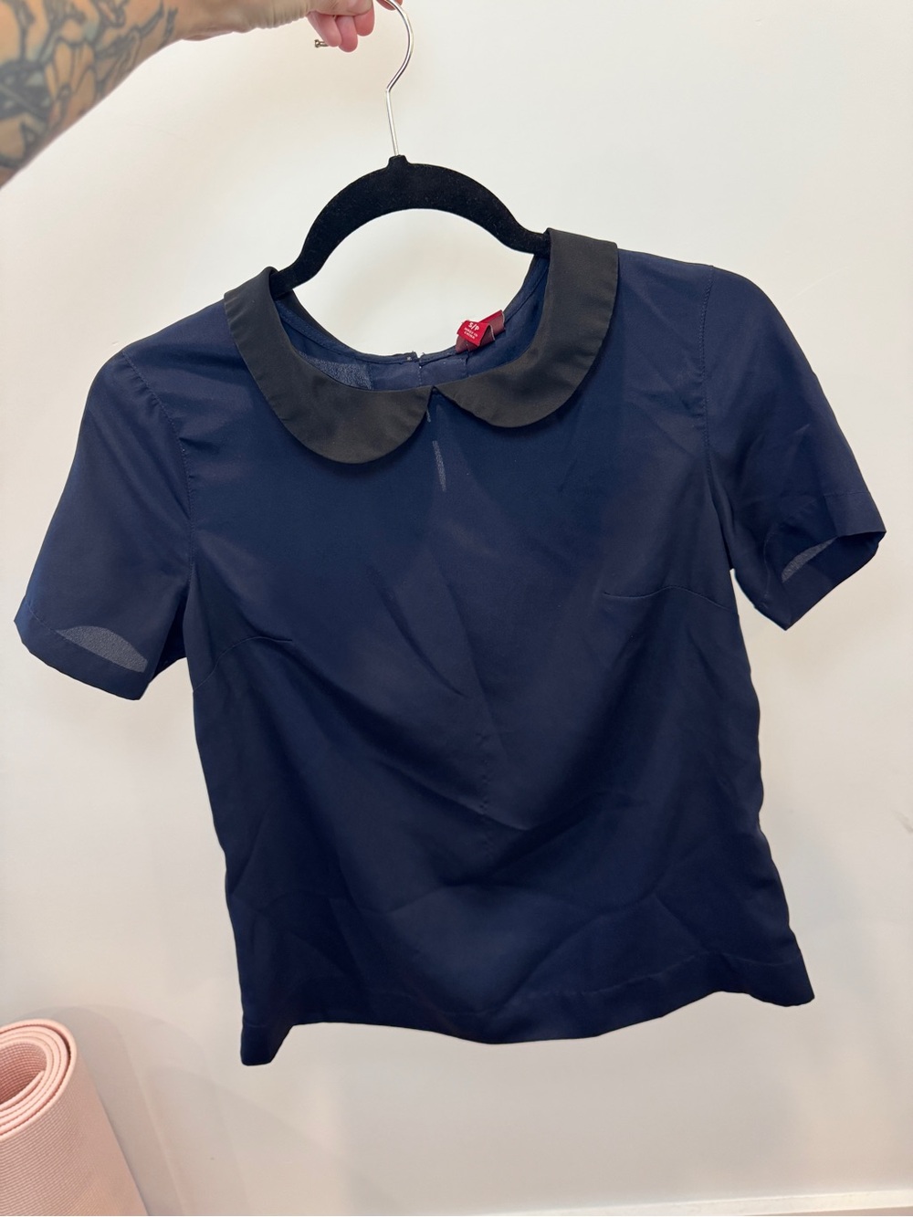 Merona Navy Top with Black Peter Pan Collar